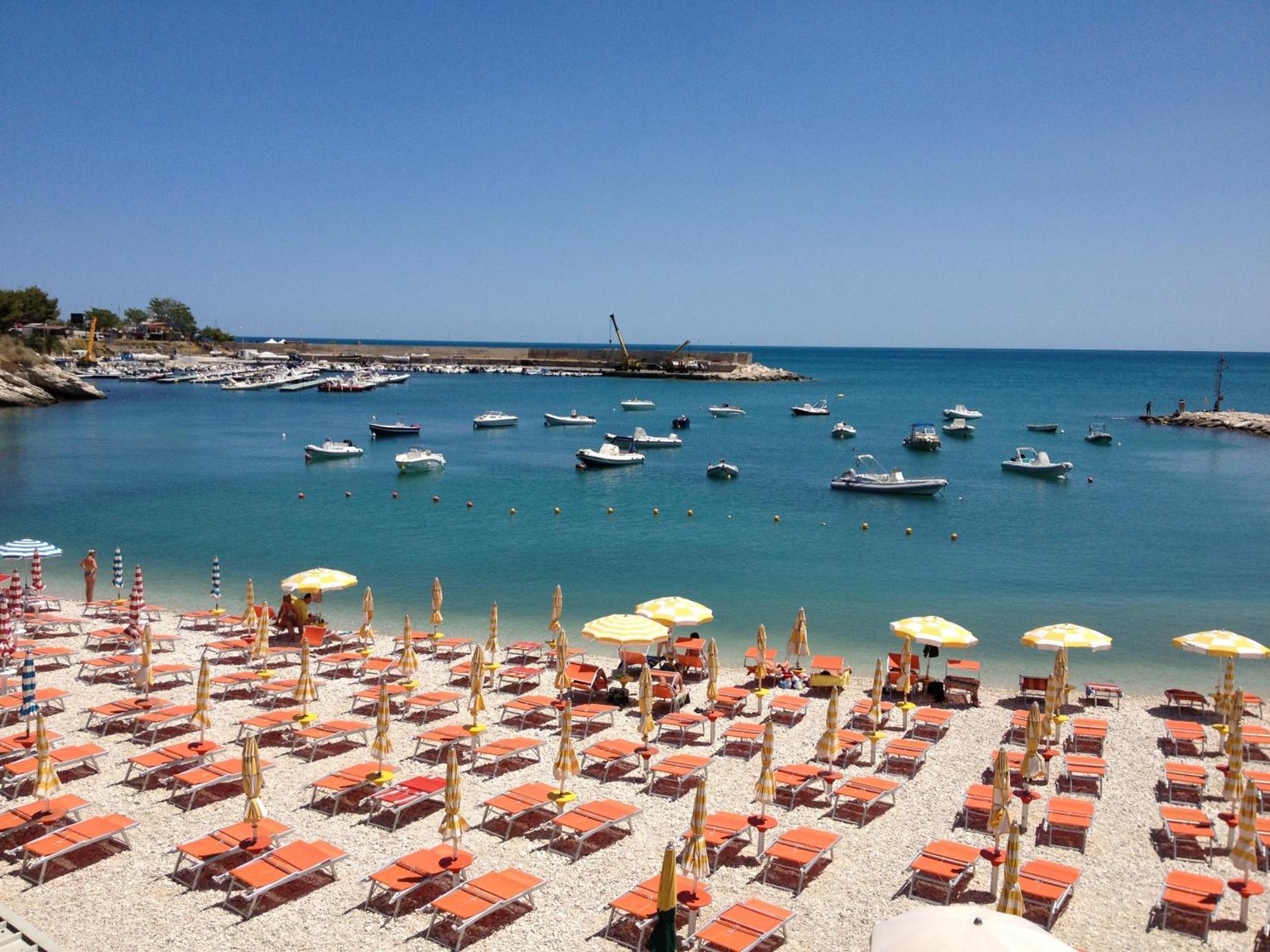 Case Vacanze Uliveto Mattinata Exterior foto